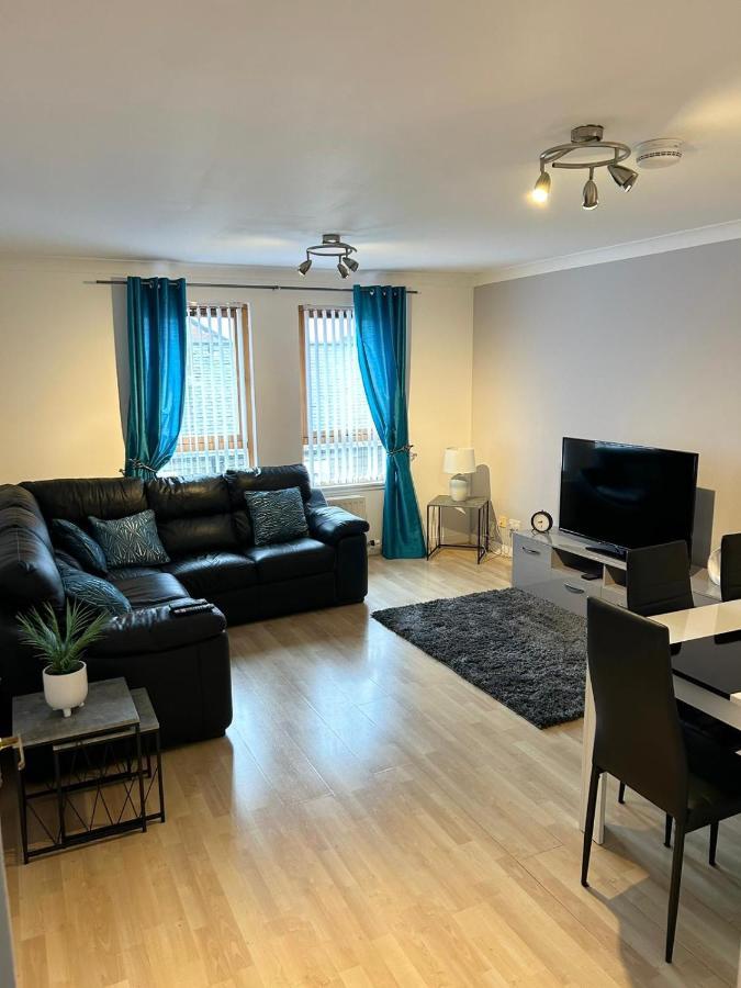 Spacious, Modern 3 Bedroom Luxury Flat In Centre Location Броути Фери Екстериор снимка